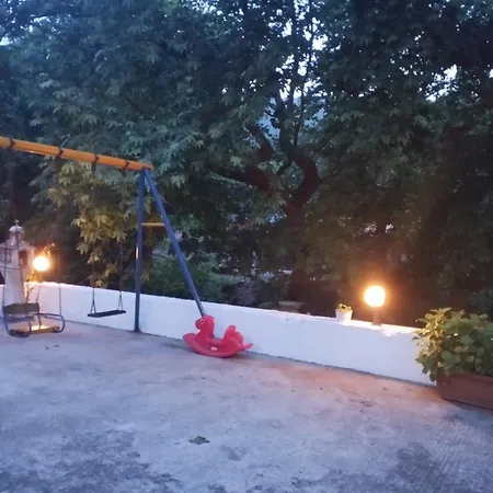 Eleni Kandilari 2* Kókkinon Nerón