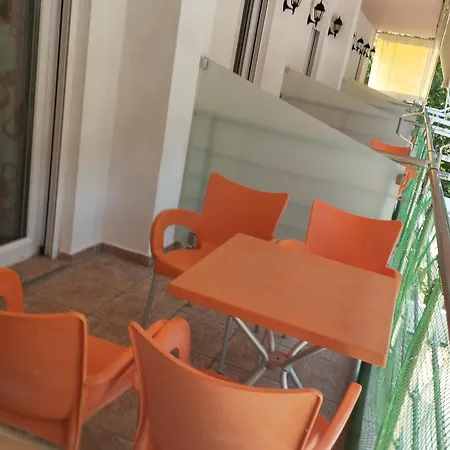 Eleni Kandilari Kókkinon Nerón