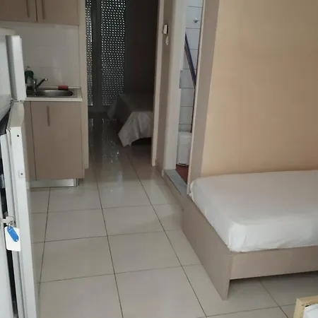 Eleni Kandilari 2*