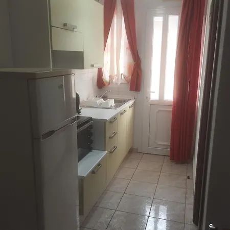 Eleni Kandilari Hotel