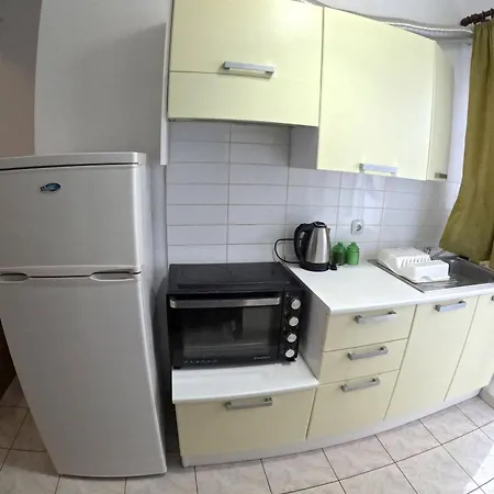 Eleni Kandilari Kókkinon Nerón