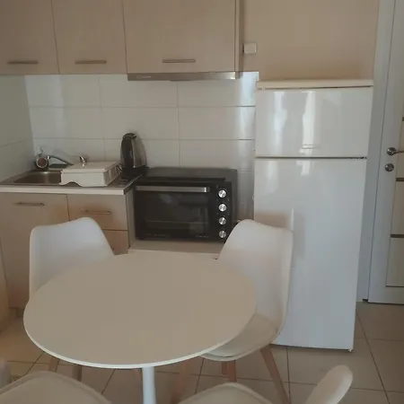 Eleni Kandilari Hotel 2*