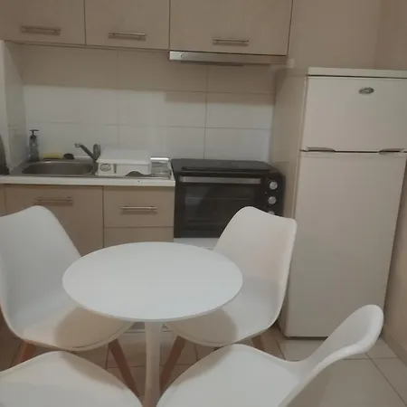 Eleni Kandilari Hotel