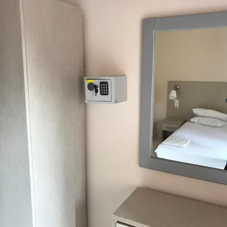 Eleni Kandilari Hotel 2*